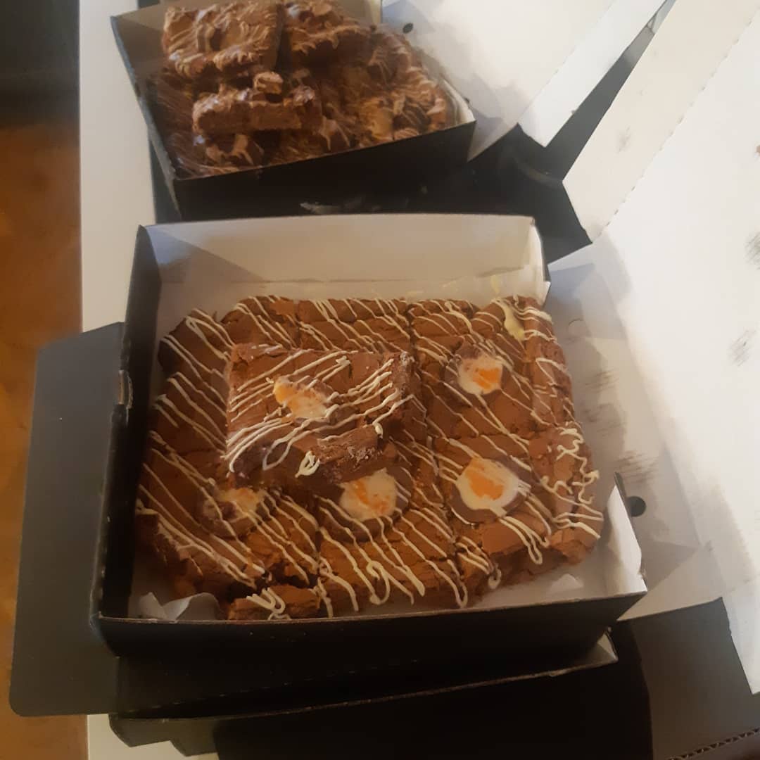 Boxed traybakes drizzled with white chocolate
